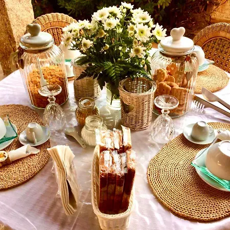 Couette-café Franci 3*