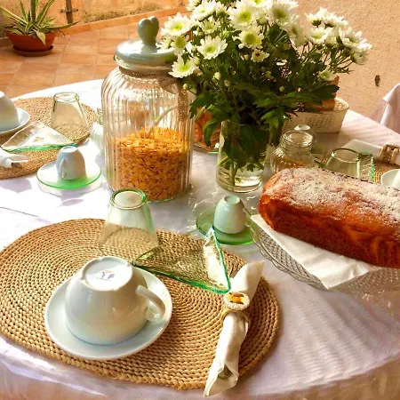 Franci Couette-café Santa Teresa Gallura